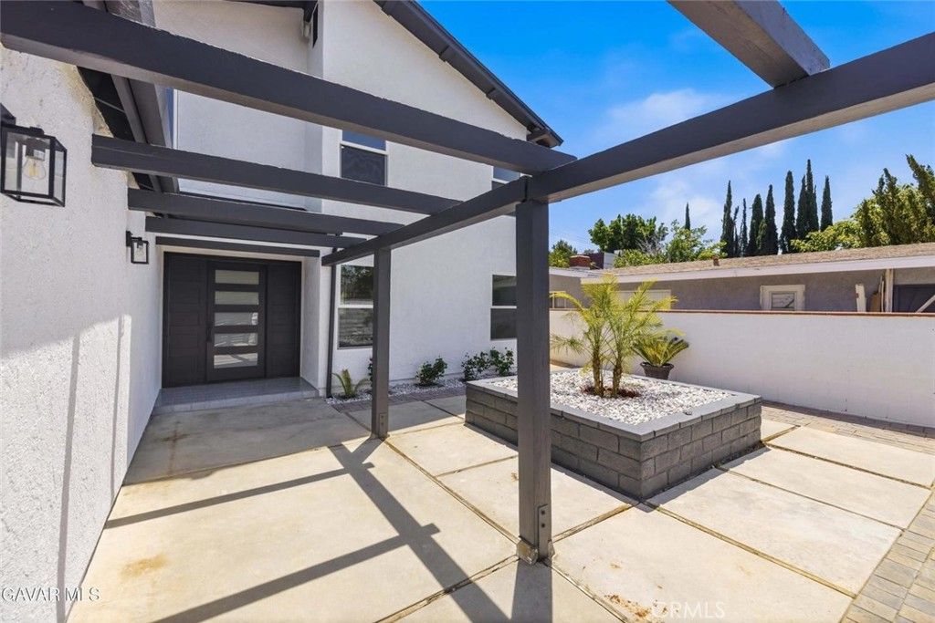 Photo of 39176 11th ST W, Palmdale, CA 93551 (MLS # SR26117339)