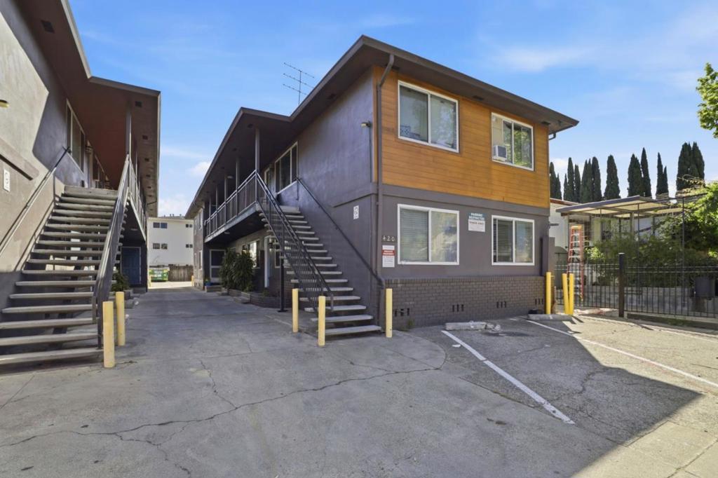 402 S 4th Street