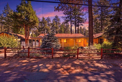 Photo of 1016 Anita Avenue, Big Bear, CA 92314 (MLS # 219153412DA)