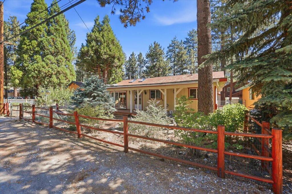 1016 Anita Avenue