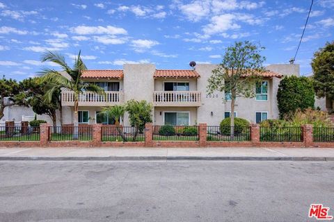 Photo of 2020 Graham Avenue, Redondo Beach, CA 90278 (MLS # 26660087)