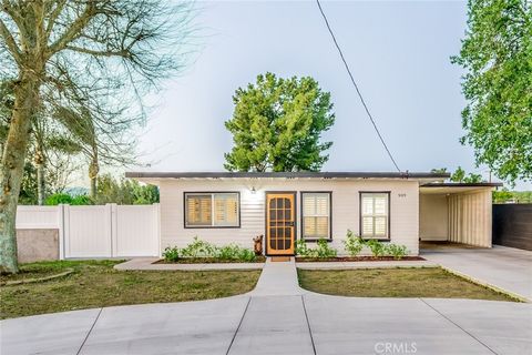 989 3rd Norco CA 92860