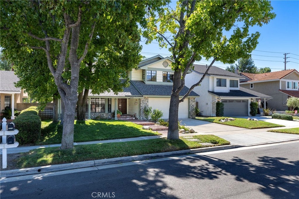 8008 E Woodsboro