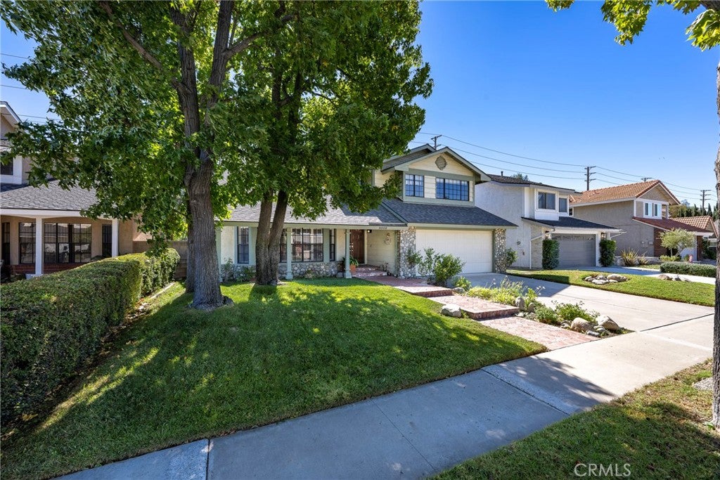 8008 E Woodsboro