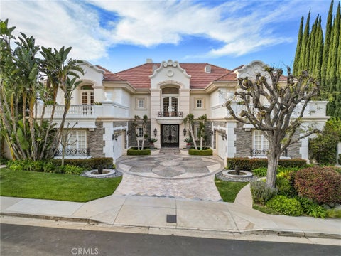 Photo of 3724 Winford Drive, Tarzana, CA 91356 (MLS # SR26175919)