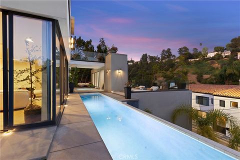 Photo of 2746 Rinconia Drive, Los Angeles, CA 90068 (MLS # SR26065985)