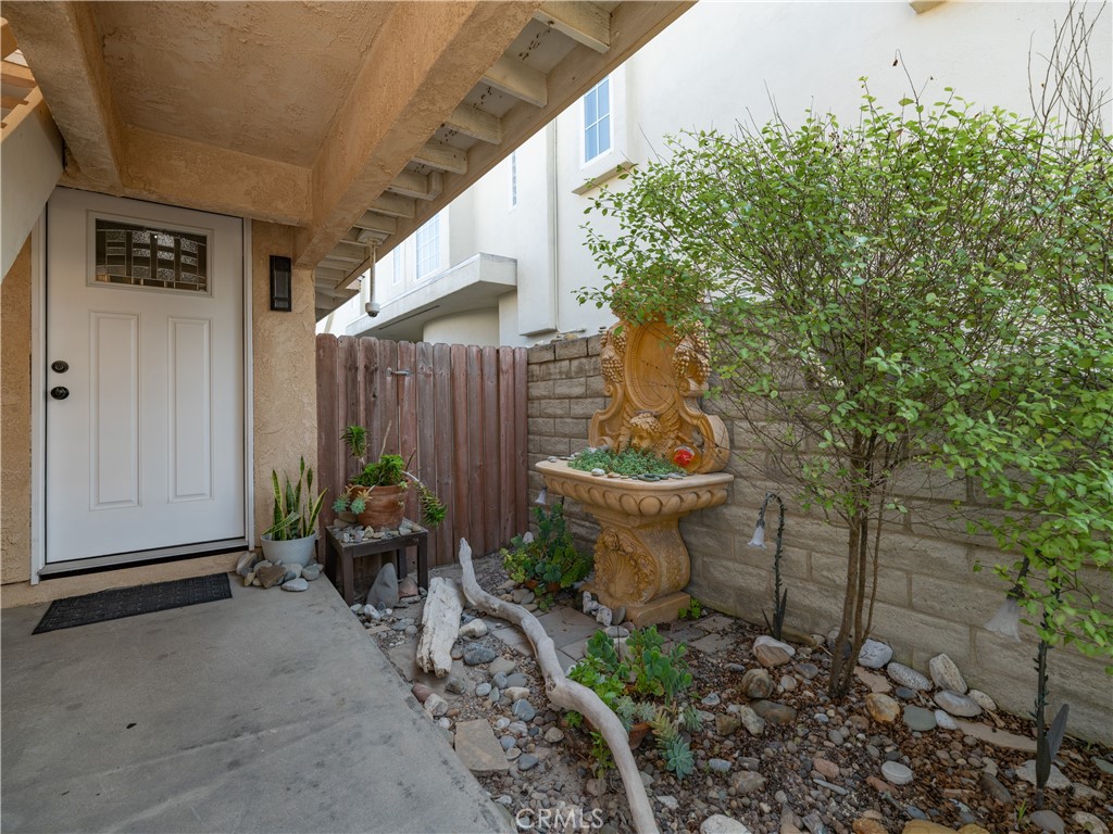 5330 Seabreeze Way
