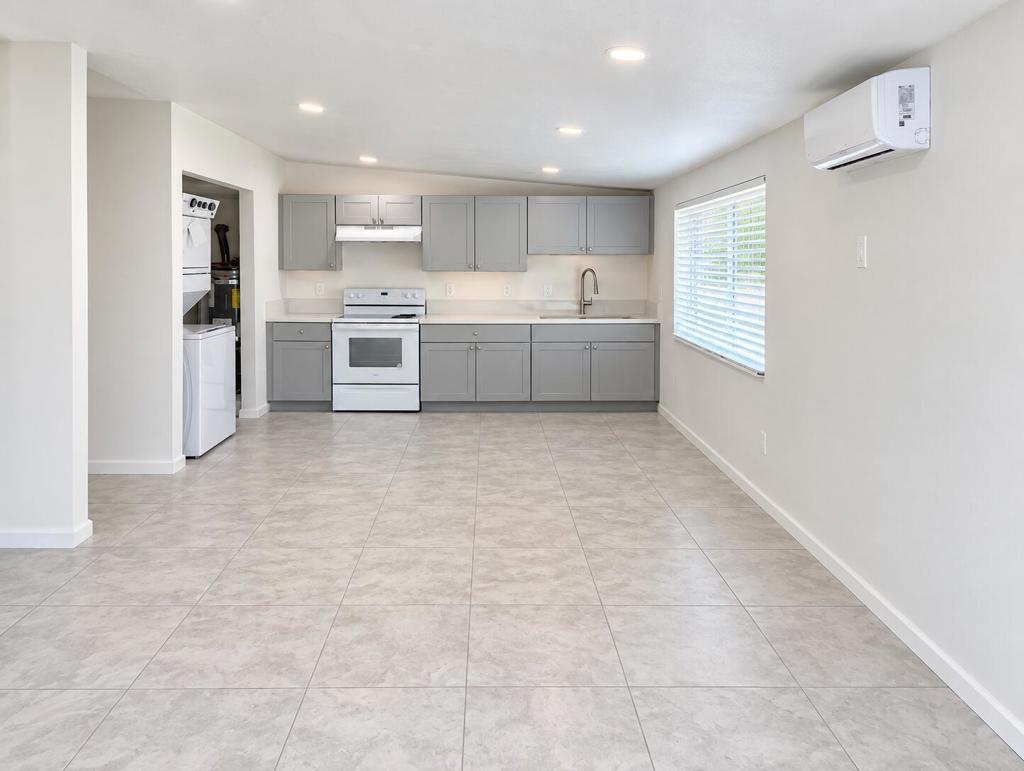 2542 Sea View Drive