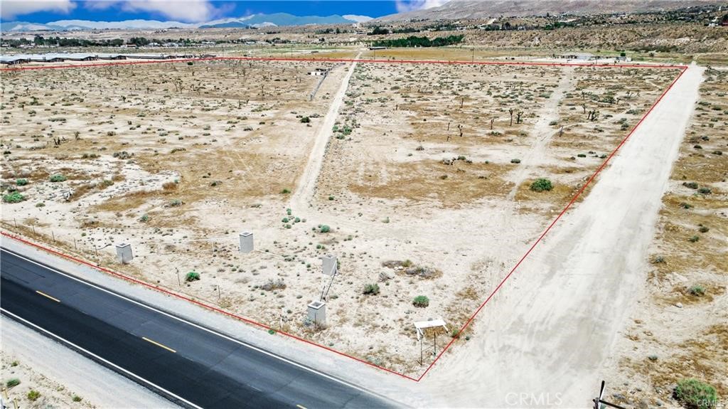 ***40 Acres of Farmland**PAVED STREET**Private Well**POWER at the property**Small fenced area**Beautiful VIEWS**Located near Deep Creek/Mojave Narrows, Great for riding**Agricultural Zoning, perfect for the next Ranch!