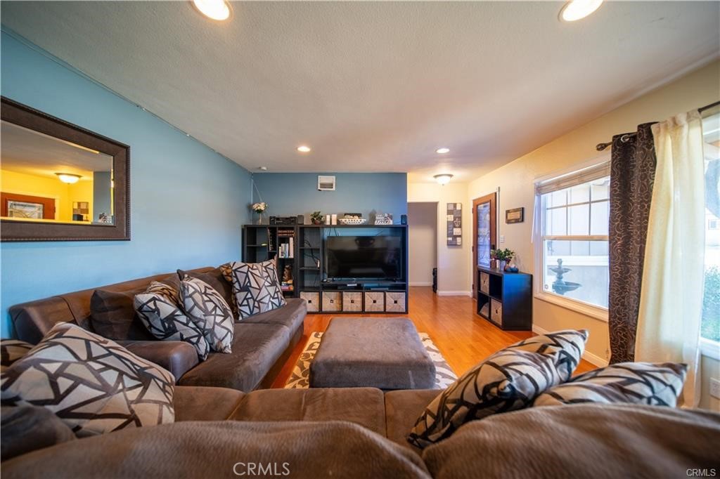 209 E Francis