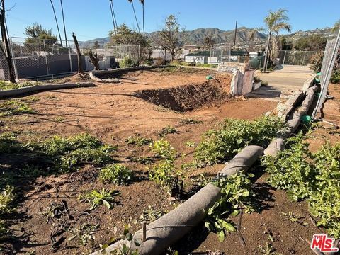 Photo of 512 Mount Holyoke Avenue, Pacific Palisades, CA 90272 (MLS # 26636181)