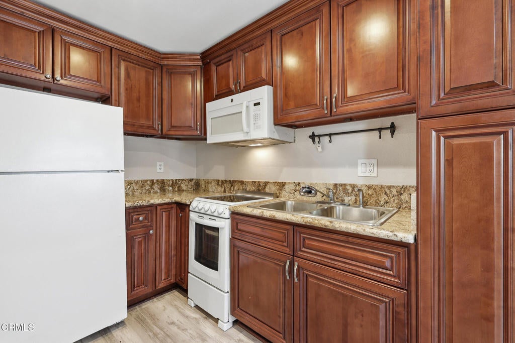 28947 E Thousand Oaks 121