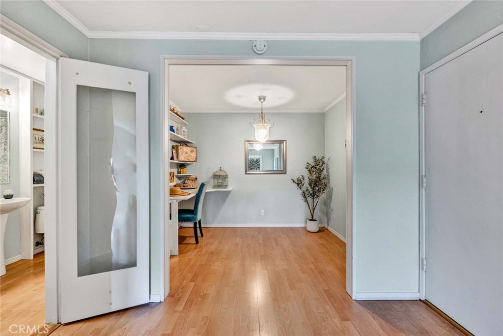 Versailles (VERS) - Residential