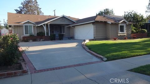 Photo of 16320 Calahan Street, North Hills, CA 91343 (MLS # SR26095045)