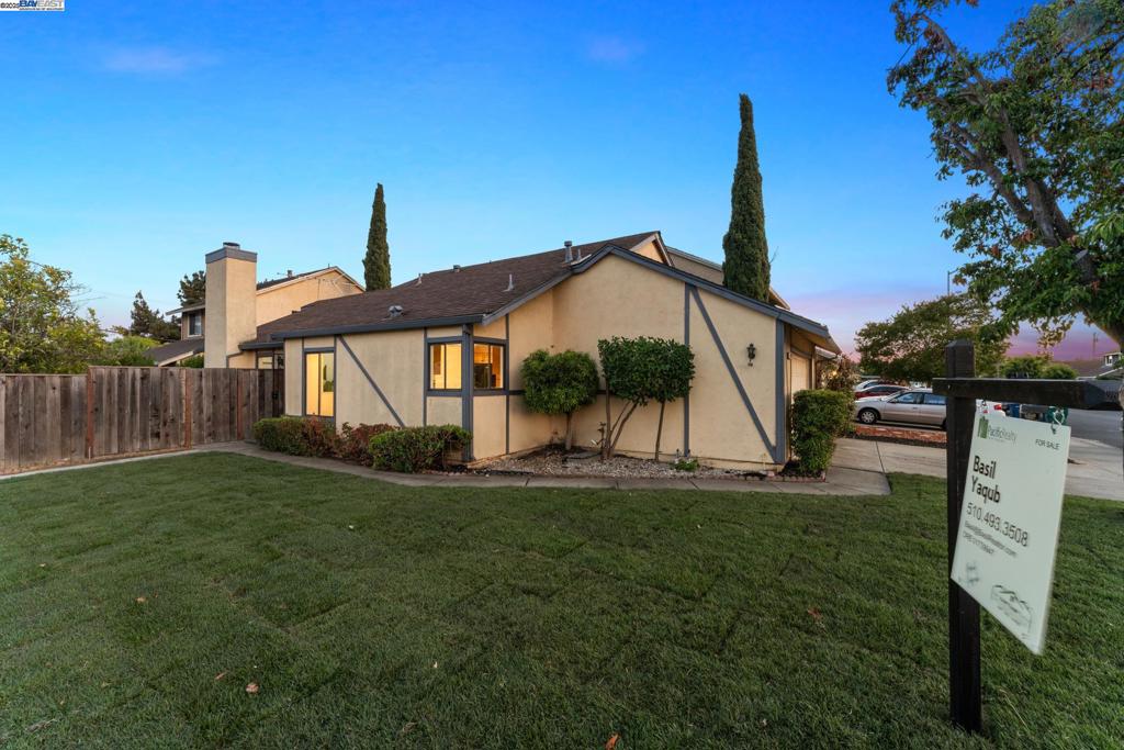 HAYWARD - Residential