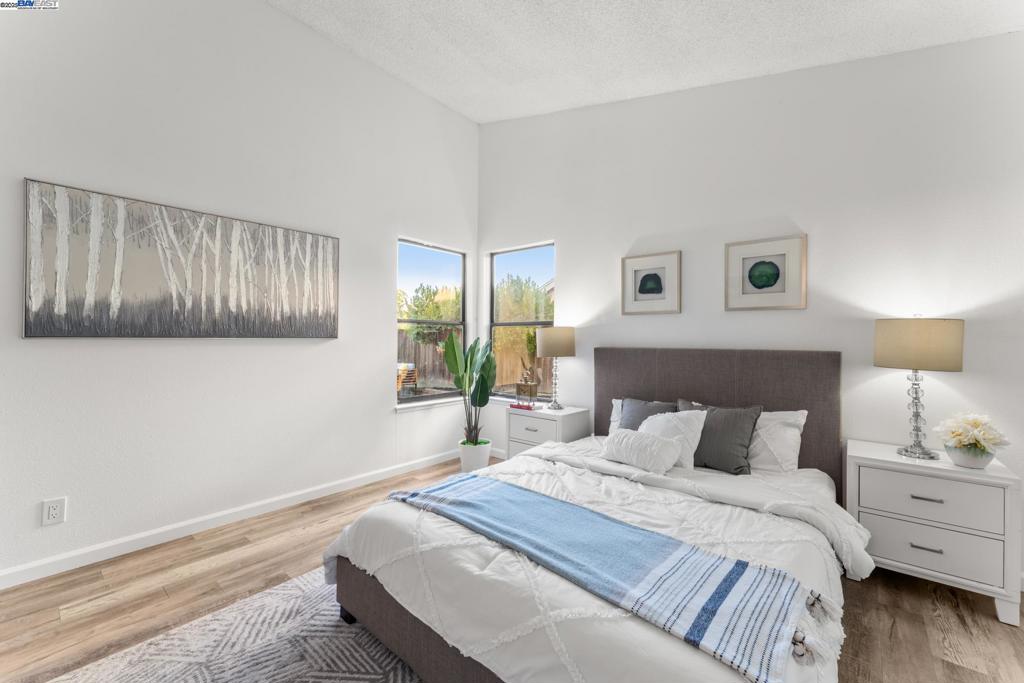 HAYWARD - Residential