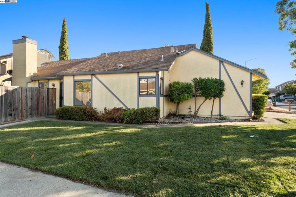 HAYWARD - Residential