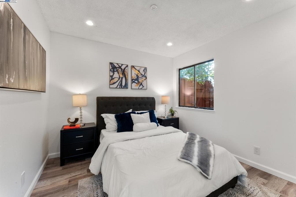 HAYWARD - Residential