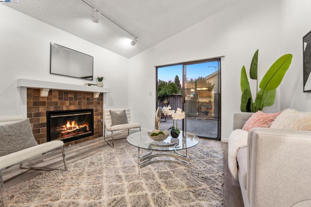 HAYWARD - Residential