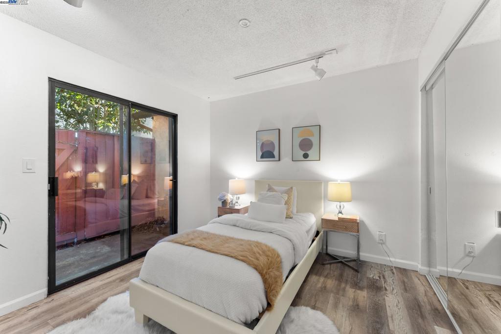 HAYWARD - Residential