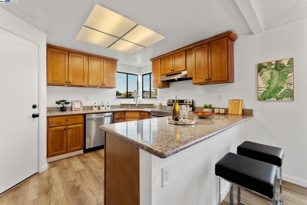 HAYWARD - Residential