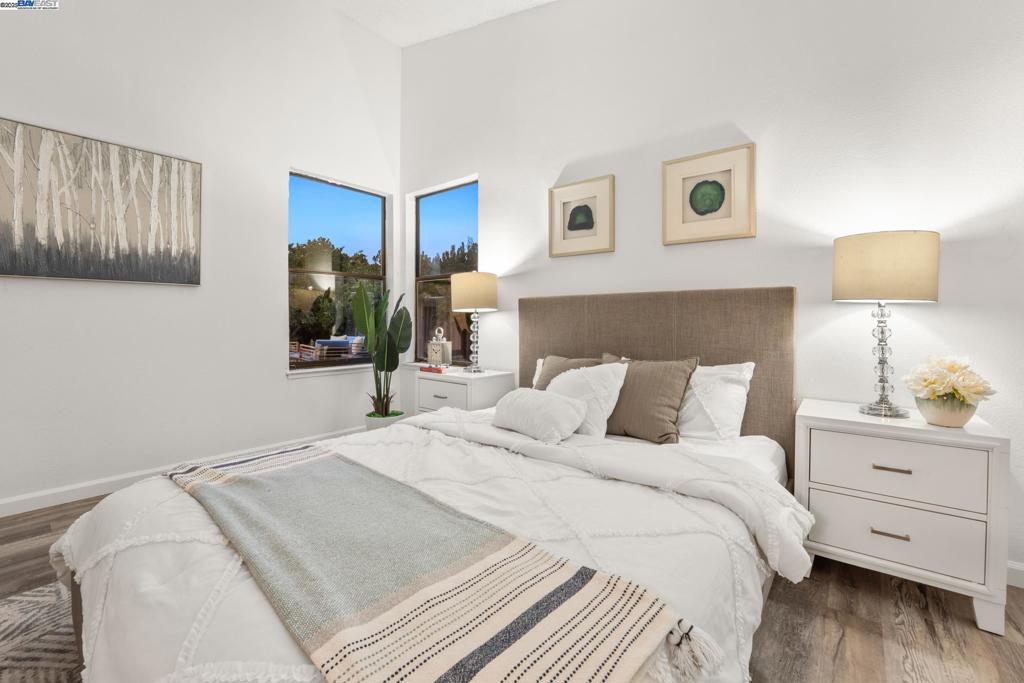 HAYWARD - Residential