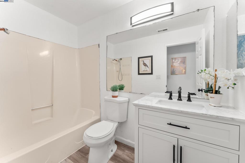 HAYWARD - Residential