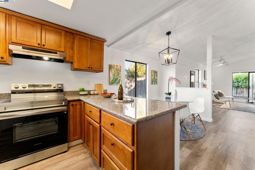 HAYWARD - Residential