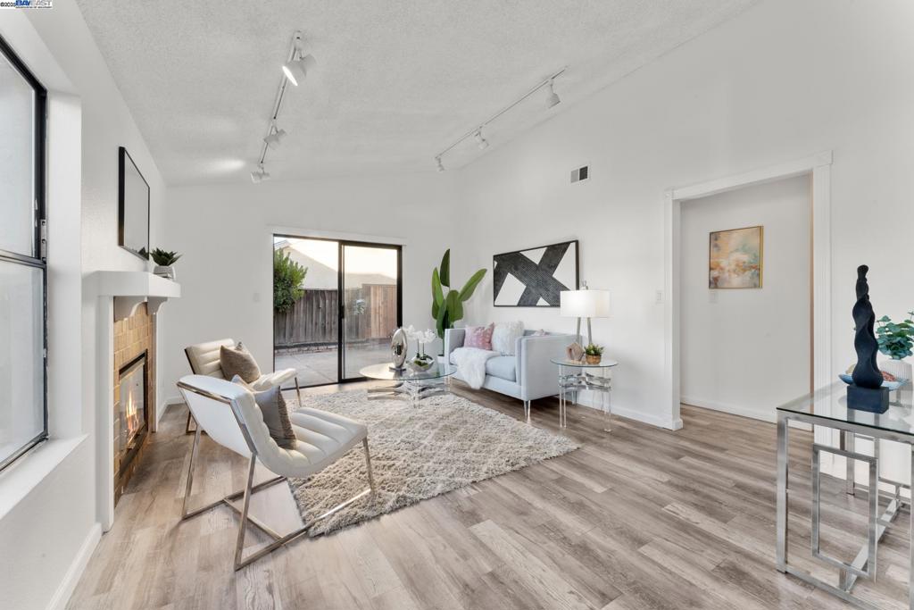 HAYWARD - Residential