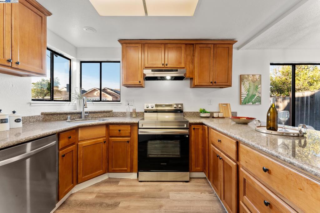 HAYWARD - Residential