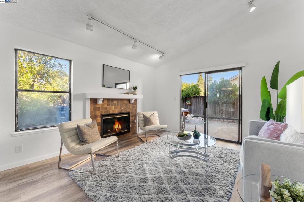 HAYWARD - Residential