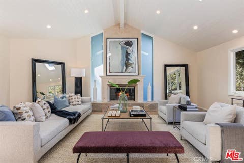 Photo of 3217 Longridge, Sherman Oaks, CA 91423 (MLS # SR26160643)