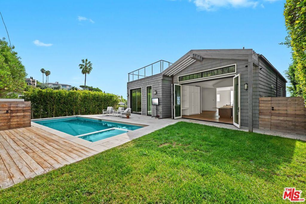 Photo of 1324 Monument Street, Pacific Palisades, CA 90272 (MLS # 25615161)