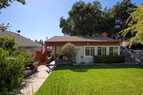 Photo of 10529 Mount Gleason Avenue, Sunland, CA 91040 (MLS # GD25202977) Photo of 10529 Mount Gleason Avenue, Sunland, CA 91040 (MLS # GD25202977)