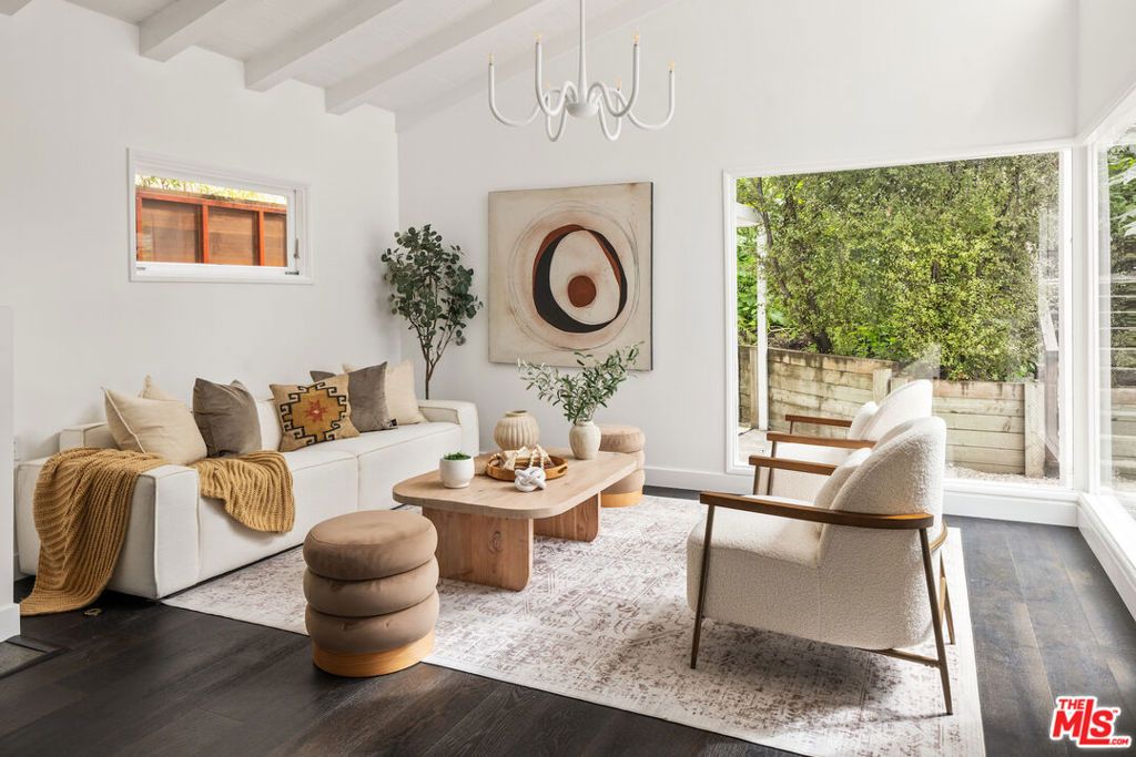 Photo of 546 E Rustic Road, Santa Monica, CA 90402 (MLS # 25606705)