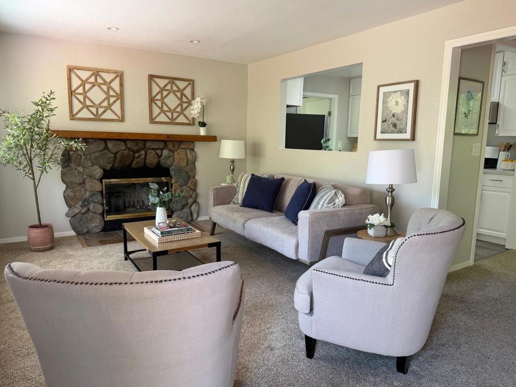 3401 E Laurel Creek Road