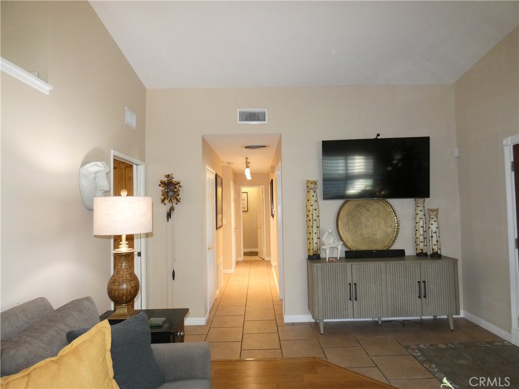 1032 Ardmore Circle