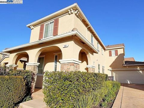 Photo of 137 W Questa Trl Trl, Mountain House, CA 95391 (MLS # 41110903)