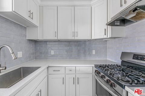 Photo of 1323 11th Street #6, Santa Monica, CA 90401 (MLS # 26642327)