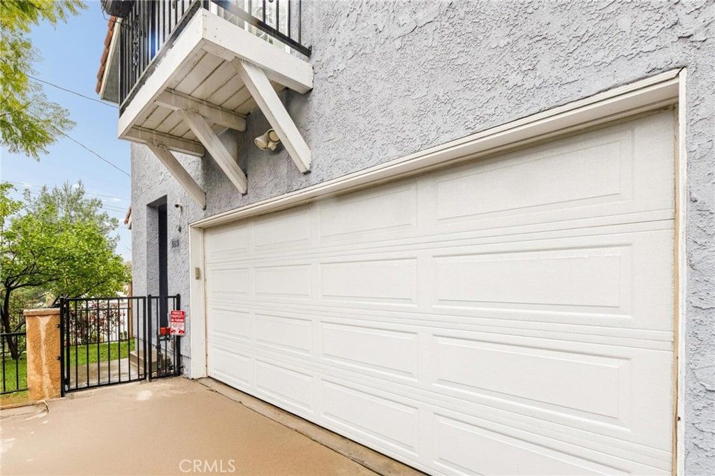 Photo of 9319 Rowell Ave, Chatsworth, CA 91311 (MLS # BB26038989)