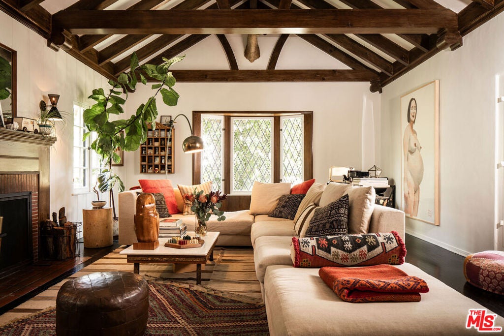 Photo of 8920 Wonderland Avenue, Los Angeles, CA 90046 (MLS # 26987255)