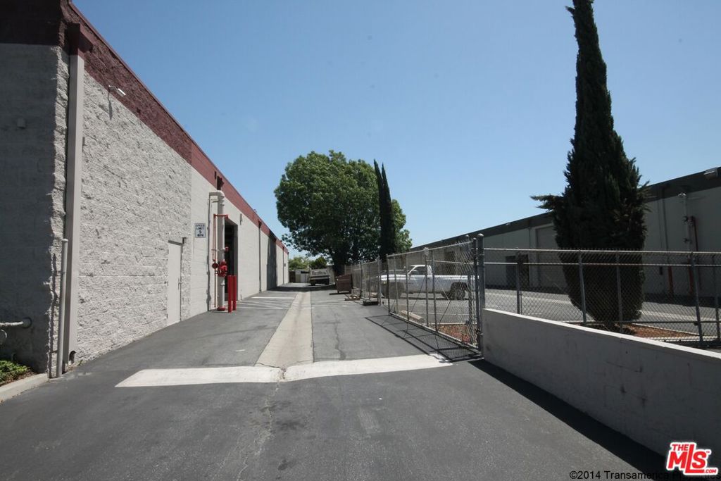 220 N California Avenue