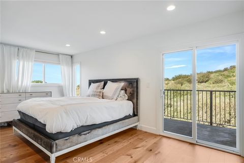 Tiny photo for 1884 Del Mar Ave, Laguna Beach, CA 92651 (MLS # LG26013790)