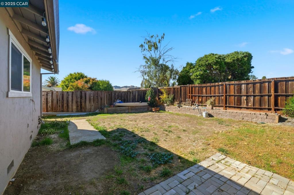 CLAY. VLY HIGHL. - Residential