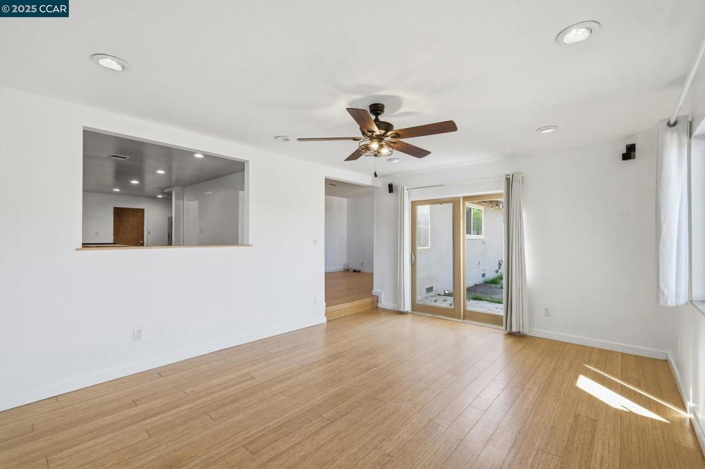 CLAY. VLY HIGHL. - Residential