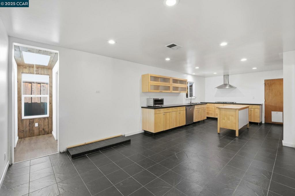 CLAY. VLY HIGHL. - Residential