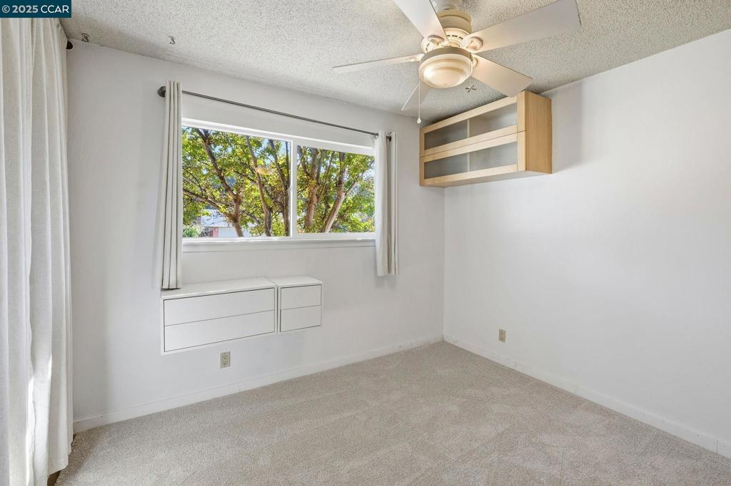 CLAY. VLY HIGHL. - Residential