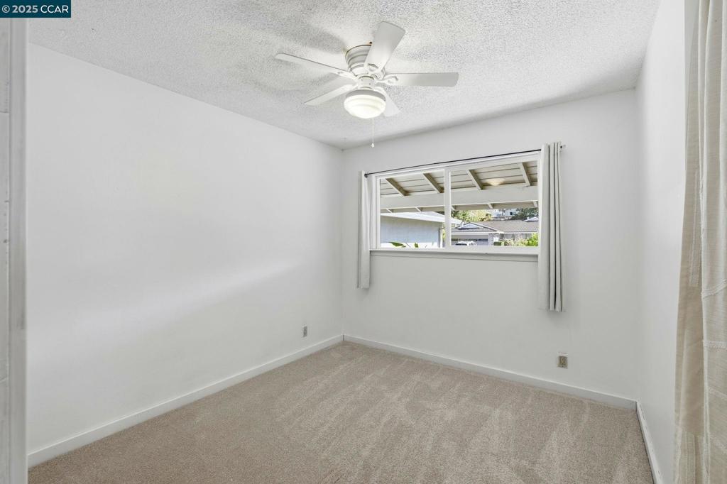 CLAY. VLY HIGHL. - Residential