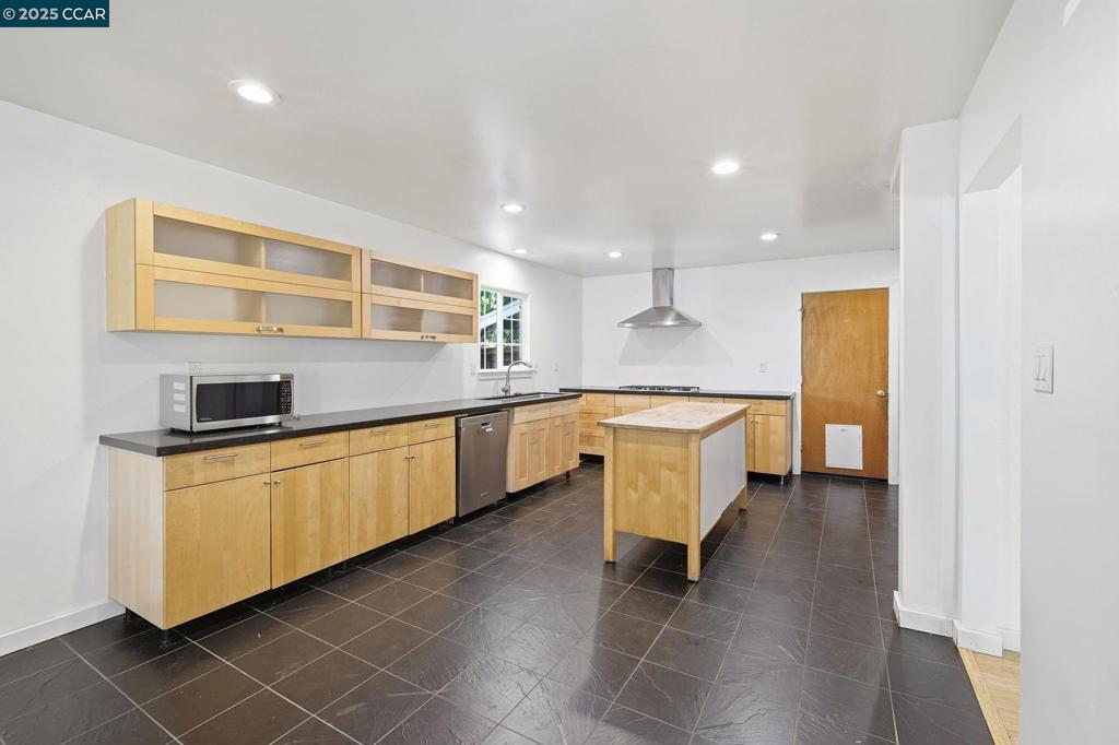 CLAY. VLY HIGHL. - Residential