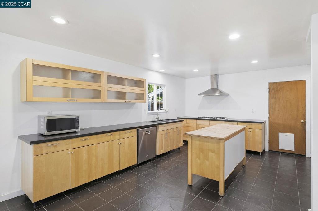 CLAY. VLY HIGHL. - Residential